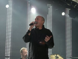 Phil Collins Receiving Johnny Mercer Award From Songwriters Hall Of Fame
