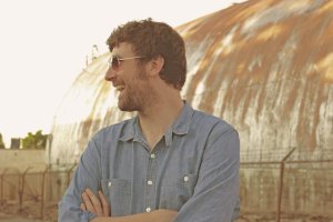Daily Discovery: Andrew Kelley Simons, “In Front of You”