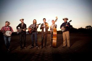 Old Crow Medicine Show Busk In Front Of Ryman