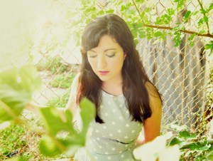 Song Premiere: Gina Cimmelli, “Clementine”