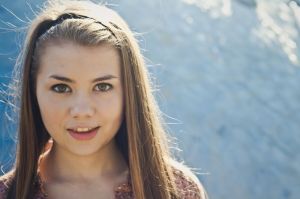 Song Premiere: Hayley Reardon, “Numb & Blue”