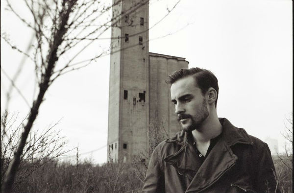 robert-ellis-2013-press-photo
