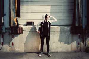 Daily Discovery: Michelle Chamuel, “Face The Fire”