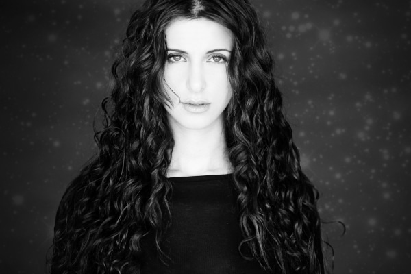 Lara Landon Photo