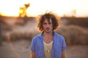 Video Premiere: Ari Herstand, “Maybe”