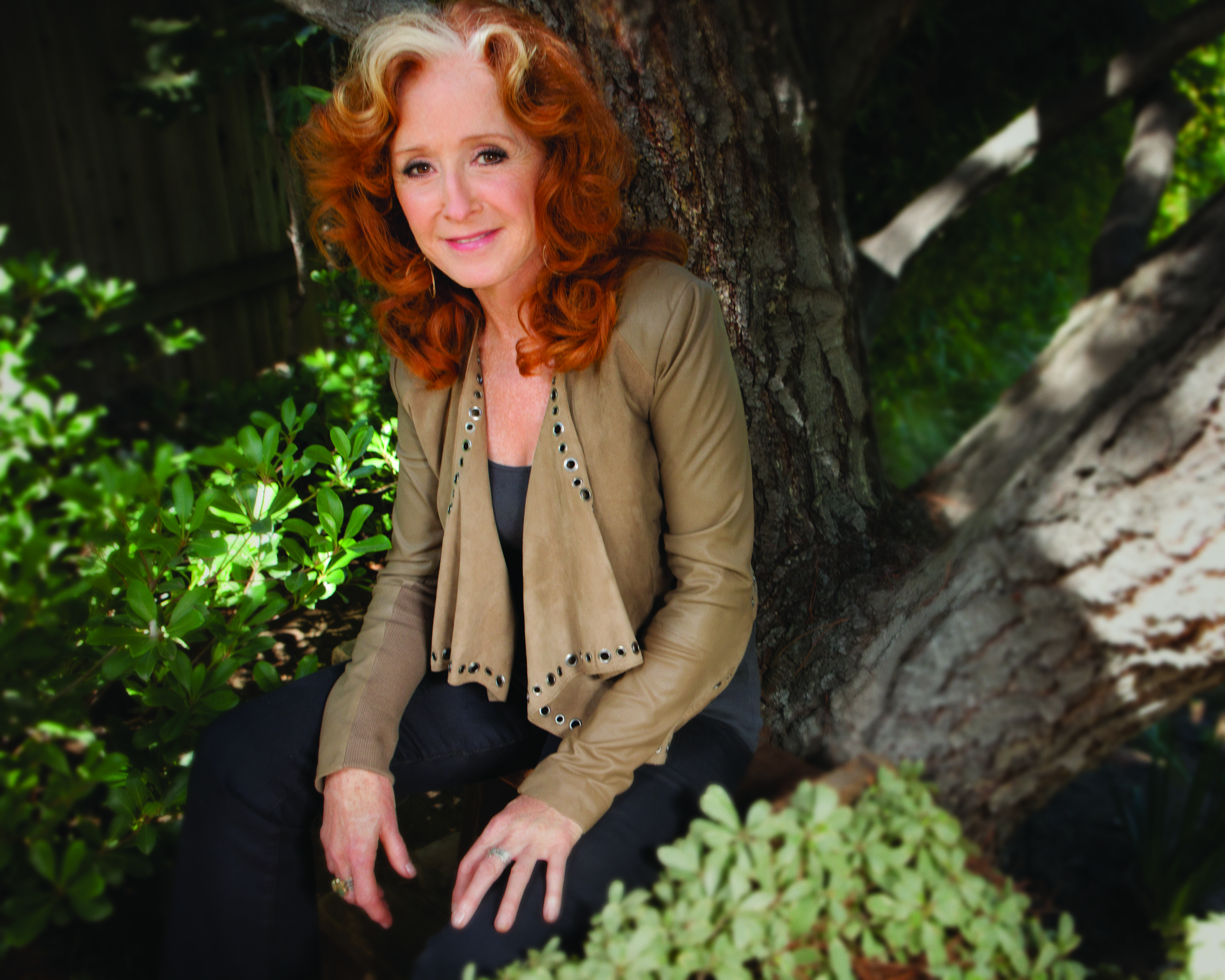 BonnieRaitt_Beige_jacketFULL_HORIZ_Credit_Marina_Chavez (1)