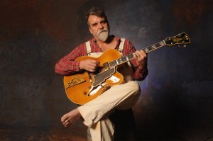 Album Premiere: Darrell Scott, Couchville Sessions