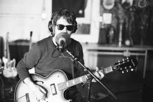 Video Premiere: Tim Easton, “Right Before Your Own Eyes”
