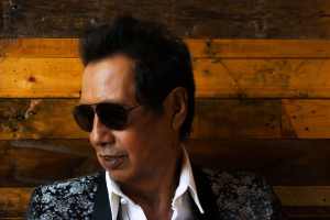 Alejandro Escovedo: Hold The Elevator