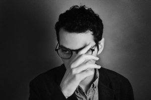 Song Premiere: Gregory Uhlmann, “Phone It In”