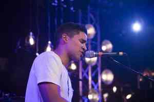 John Russell Wins Guitar Center Annual Singer-Songwriter Search in Hollywood