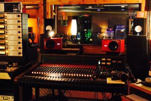 Studio Profile: The Vintage Vibe of Thunder Sound Studios