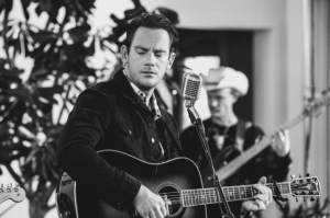 Sam Outlaw Releases Live Performance Video For “Diamond Ring”