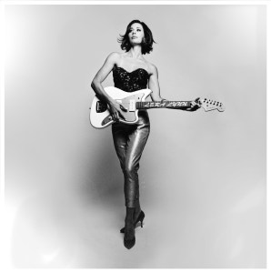 Lera Lynn Covers Holiday Classic For Season’s Greetings From Nashville