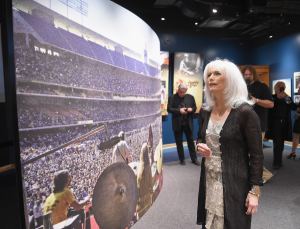 Emmylou Harris Goes Full Circle