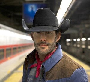 Aaron Watson Details New Album Red Bandana