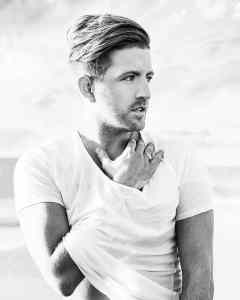 Video Premiere: Billy Gilman, “Soldier” (Acoustic)
