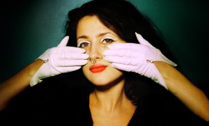 NIIKA Premieres the Video for “Blue Smoke”