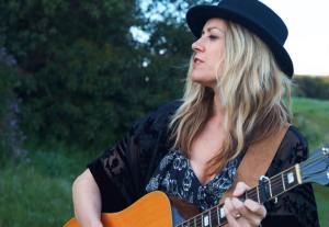 Daily Discovery: Emily Zuzik Releases New Single, “Trouble”