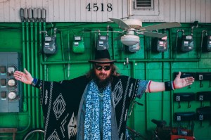 Nicholas David Premieres Video For “Hole in the Bottom”