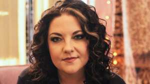 Ashley McBryde and Sharon Van Etten Celebrate Women’s History Month With Fender In IG Short Video