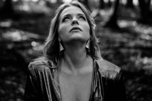 Carrie Welling Discusses What Went Into Making ‘High Heels and Heavy Things’