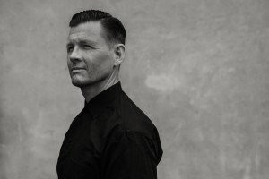 Jake La Botz Premieres Video for “Johnnybag the Superglue”