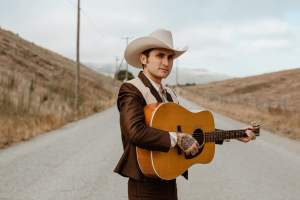 Jesse Daniel Premieres New Album, ‘Rollin’ On’