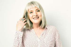 Kim Richey Songs Transcend Circumstance On ‘A Long Way Back: The Songs of Glimmer’