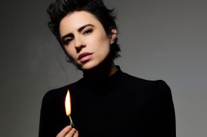 Leslie Mendelson Premieres “I Need Something To Care About”