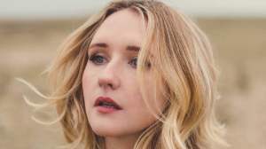 Lilla Vargen Finds Freedom With A Cappella Rendition of “Cold”