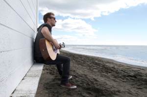 Marcus Eaton’s “Closer” Brings Emotional Connection in Distanced Times