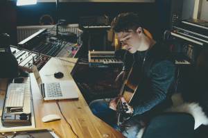Songwriter U: 10 Songwriting Tips For Guitar Players