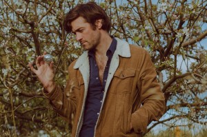 John Craigie Premieres “Vallecito” from Forthcoming Summer Record