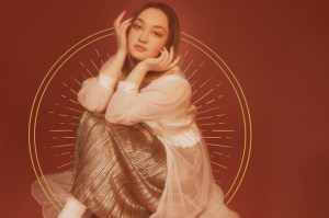 mxmtoon Discusses ‘dawn,’ Shares Her One-Album Social Distancing Soundtrack