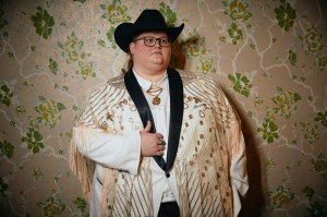 Joshua Ray Walker Ponders Entertainment and Intentions on “Boat Show Girl”