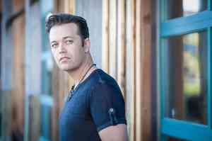 Lucas Hoge Debuts, Shares Inspiration Behind “Wishin’ I Was Fishin'”