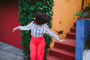Daily Discovery: Jasmine Ash Releases Acoustic ‘Bed-In’ Version “Same Sun”