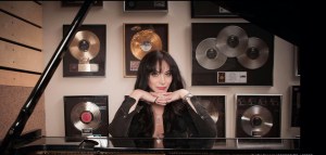 Rock ‘N’ Roll Fantasy Camp Announces New Masterclass Online Session, Featuring Alice Cooper, Steve Howe, Holly Knight And More