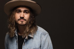 Jordan Feliz Premieres “Glorify” Live Performance