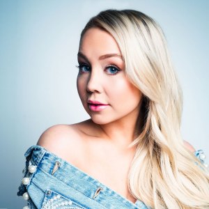RaeLynn’s ‘Baytown’ EP: “A Little Bit Down Home, A Little Bit Cardi B”