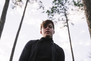 Emerging Artist, Wolf Mason Introduces New Single, “Soft Lips”