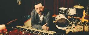 Monophonics Frontman Kelly Finnigan Injects New Life Into Christmas Music By Crafting Fresh, Retro Styled Originals 