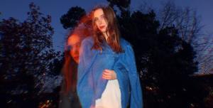 Miynt Finds a Tropical Escape on “A bite of papaya”