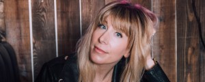 Lindsay Ellyn Offers Acceptance Of Humanity’s Deep Flaws With “Dirty Fingers”