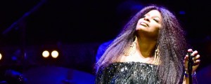 Chaka Kahn Surprises At Newport Folk Festival For Star-Studded ‘I’m Every Woman’ Performance