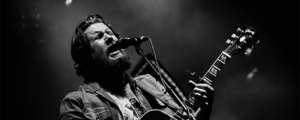 Zach Williams Puts a Rockin’ Twist on Christmas Classics with New Album ‘I Don’t Want Christmas to End’
