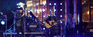 Jason Aldean, Bryan Adams Go to “Heaven” on 2022 CMT Awards