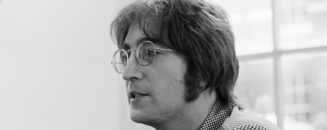 John Lennon being interviewed by journalist Steve Turner of Beat Instrumental magazine, Apple Records, London, 19th July 1971.