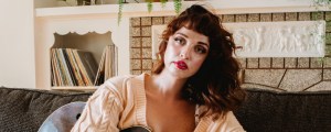 Review: Elizabeth Moen Emphasizes Her Idiosyncratic Approach on’Wherever You Aren’t’